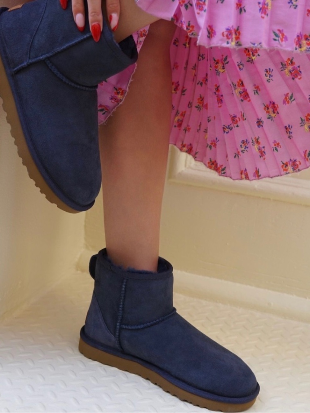 UGG Classic Mini II